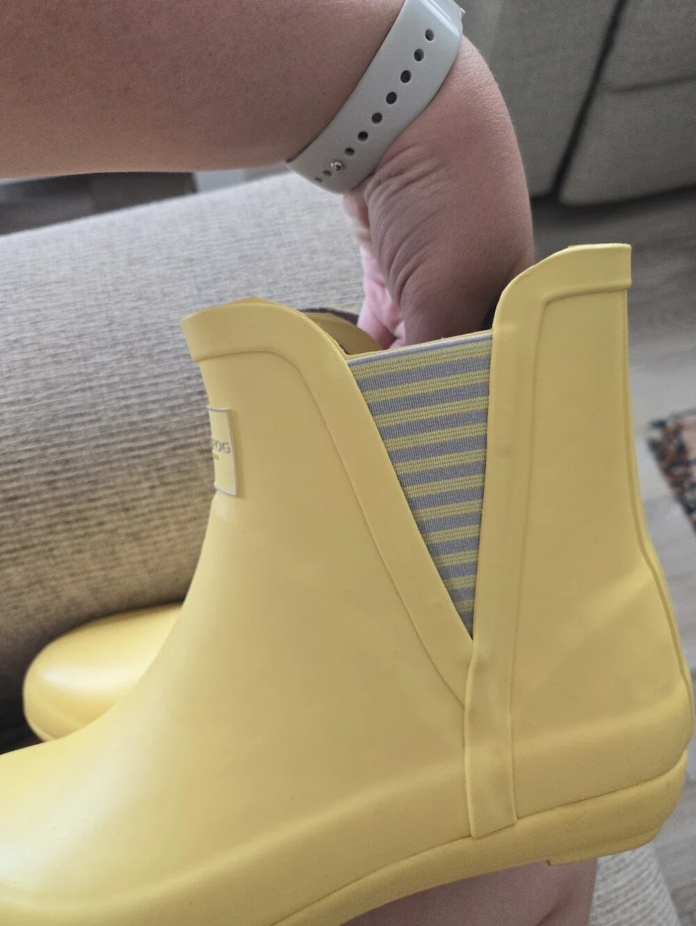 London Fog Piccadilly Yellow Waterproof Chelsea Rain Boots Women’s 8M